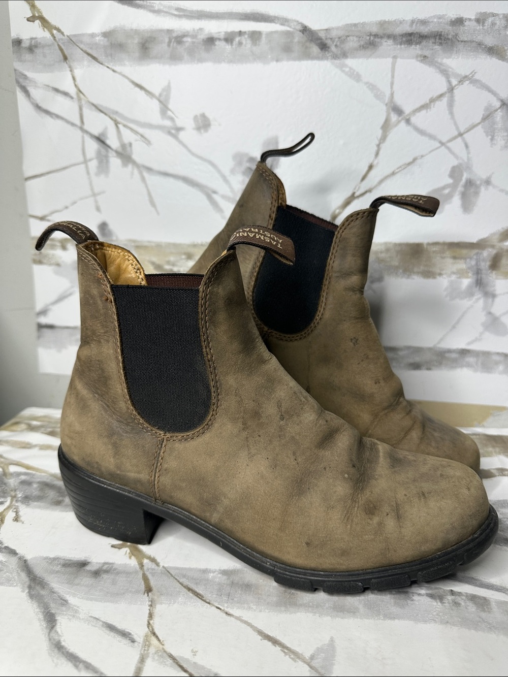 Blundstone Women’s Heeled Chelsea Rustic Boots